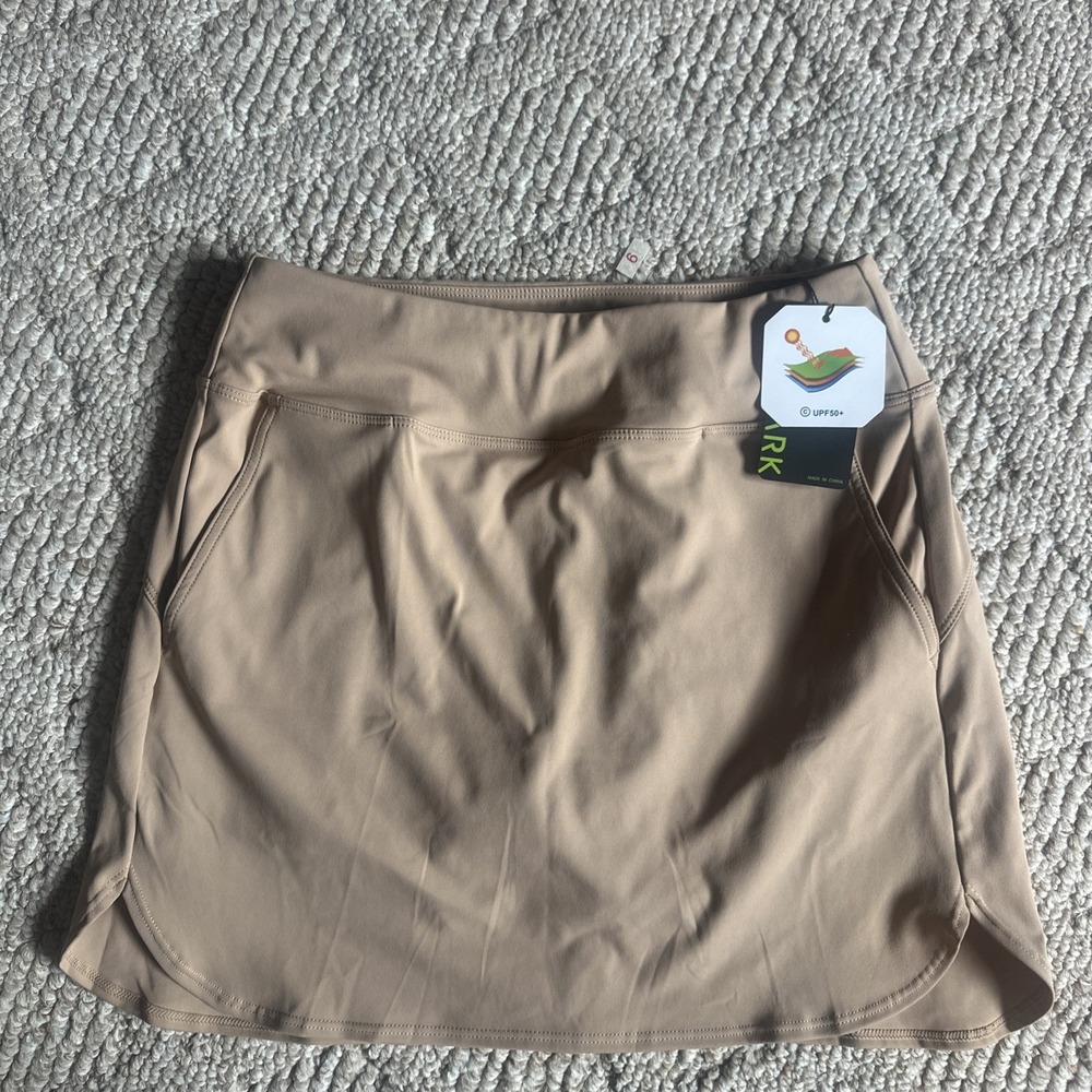 Pinspark Women's beige UPF  Skort Skirt Short Size Small NWT
